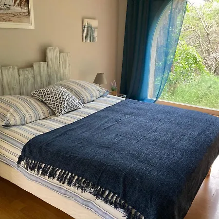 Chambres D'hotes L'amandine Alojamento de Acomodação e Pequeno-almoço *