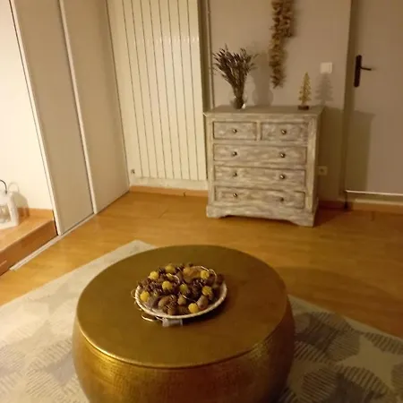 Alojamento de Acomodação e Pequeno-almoço Chambres D'hotes L'amandine Puimichel